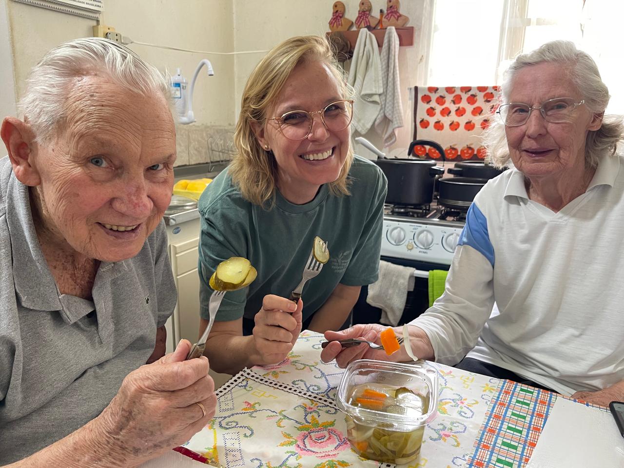 From the left: Fernands Apse, Leila Apse-Paese, Eunise Apse. 