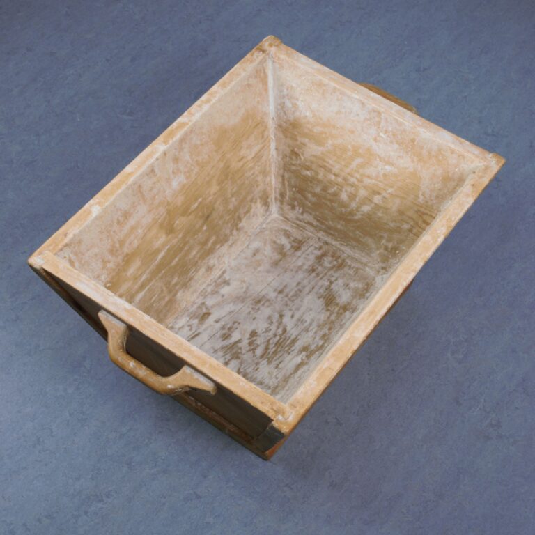 Alma’s kneading trough (Alma Upesleja)